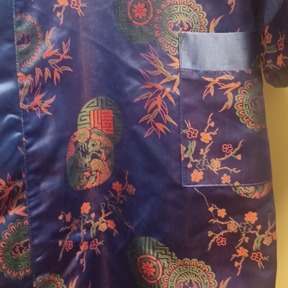 Vintage Satin Chinese Leisure Coat/Robe for Maxxin and Relaxxin - Picture 16 of 16